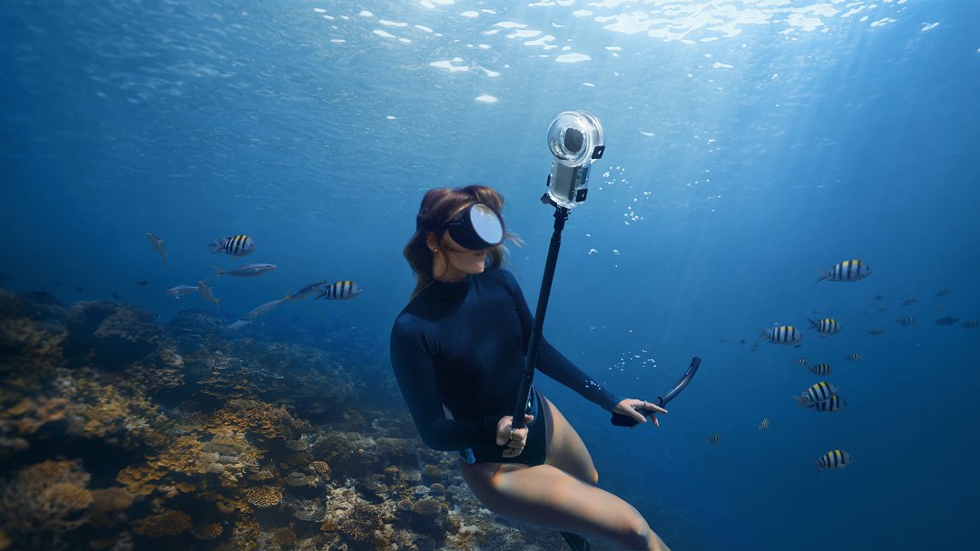 Insta360 X5 正式在台推出,售價為標準套裝新台幣 19,490 元,萬能套裝新台幣 22,990 元。