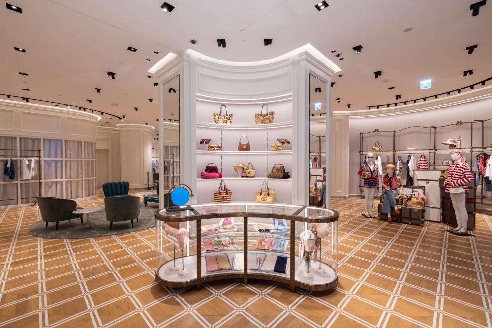 YELLOW 黃宣、ABAO 阿爆親身演繹！2025 GUCCI LIDO 夏日度假系列！