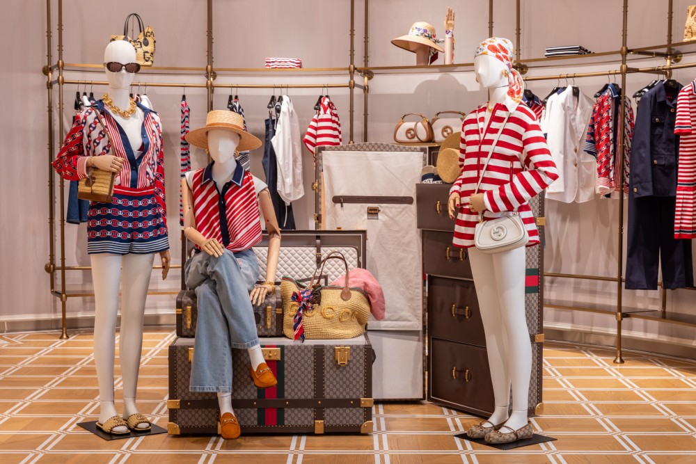 YELLOW 黃宣、ABAO 阿爆親身演繹！2025 GUCCI LIDO 夏日度假系列！