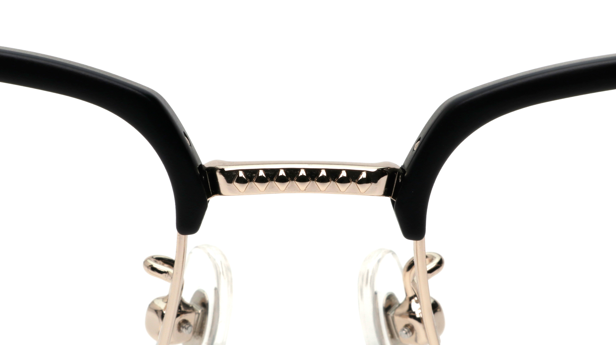 入手JINS × ONE PIECE系列，潮度直接衝上五檔！七大人氣海賊主題眼鏡齊發，家人們誰懂這次聯名的「賞金」量～