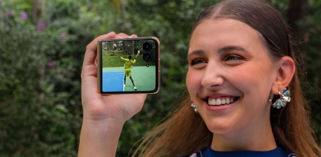 瘦子E.SO代言「摺」麼帥！Motorola razr 60摺疊新機6大亮點齊發，Pantone認證潮流色