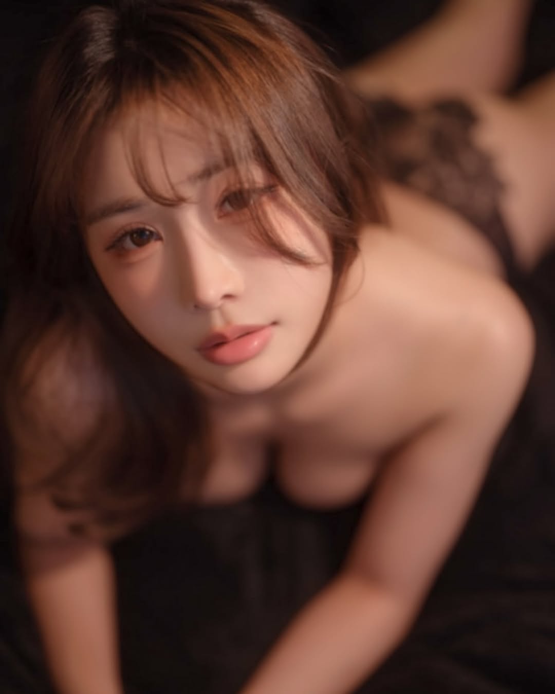 「卿卿」師妹性感出擊！南韓辣模「Yeonyu」5 月發行首本寫真，加碼濕身比基尼誘惑！