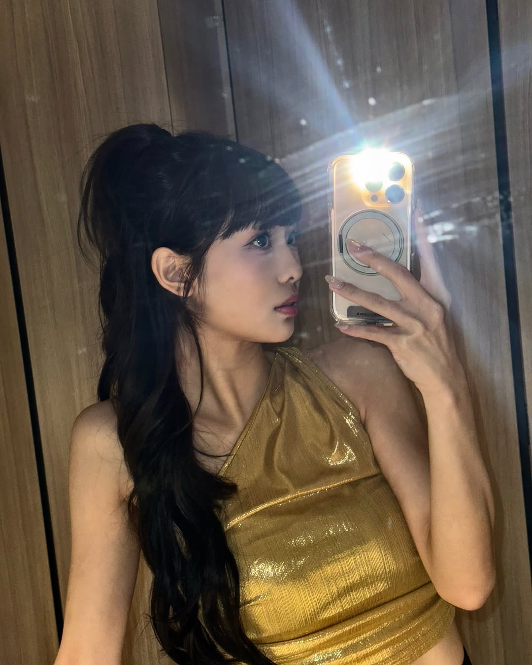 25 歲啦啦隊學霸「維尼」成大碩光環閃亮！仙女顏值又甜又萌，爸爸曾是棒球員！