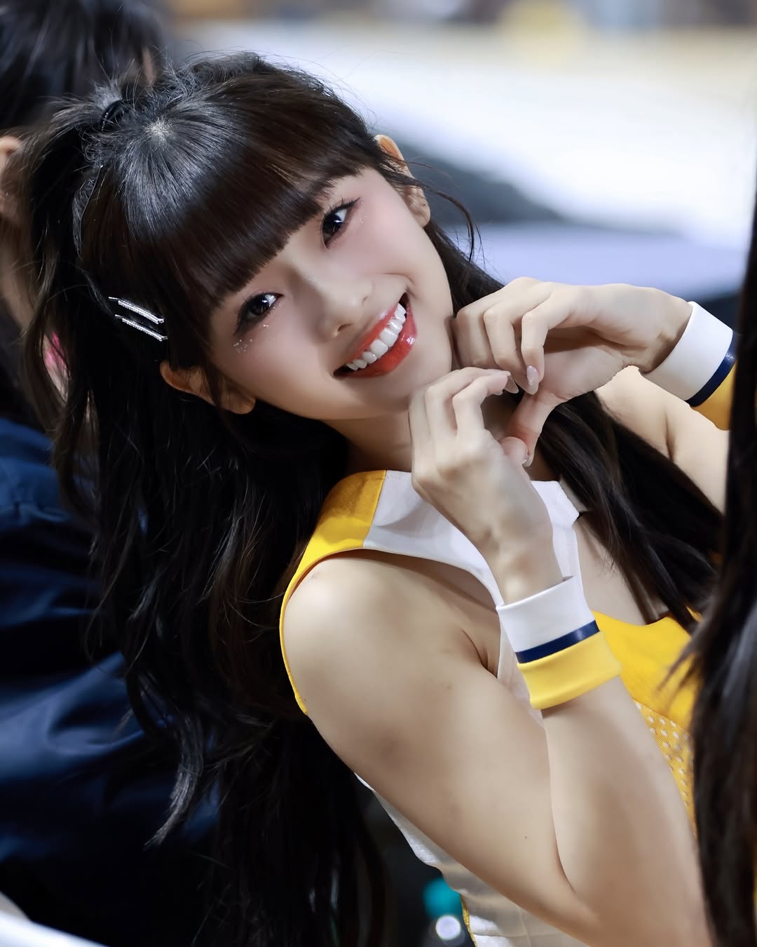 25 歲啦啦隊學霸「維尼」成大碩光環閃亮！仙女顏值又甜又萌，爸爸曾是棒球員！