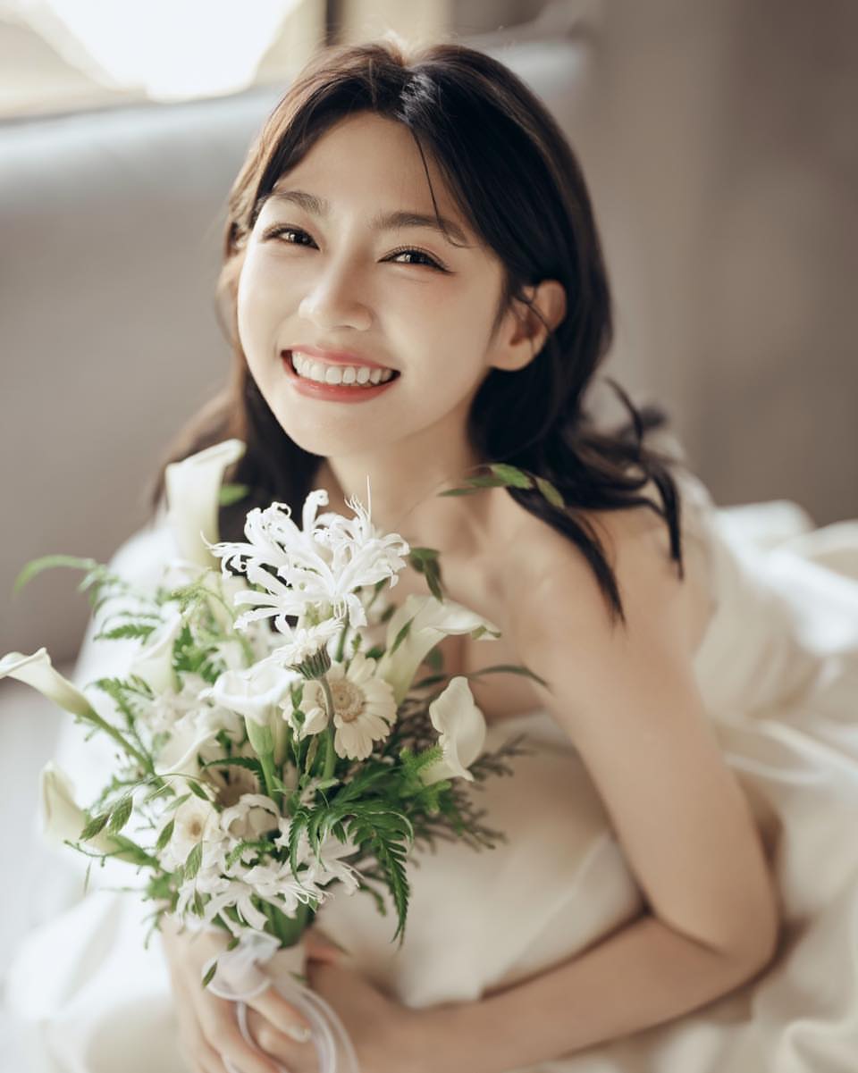 性感人妻解放！曾智希峇里島狂曬比基尼辣照，養眼福利連發！