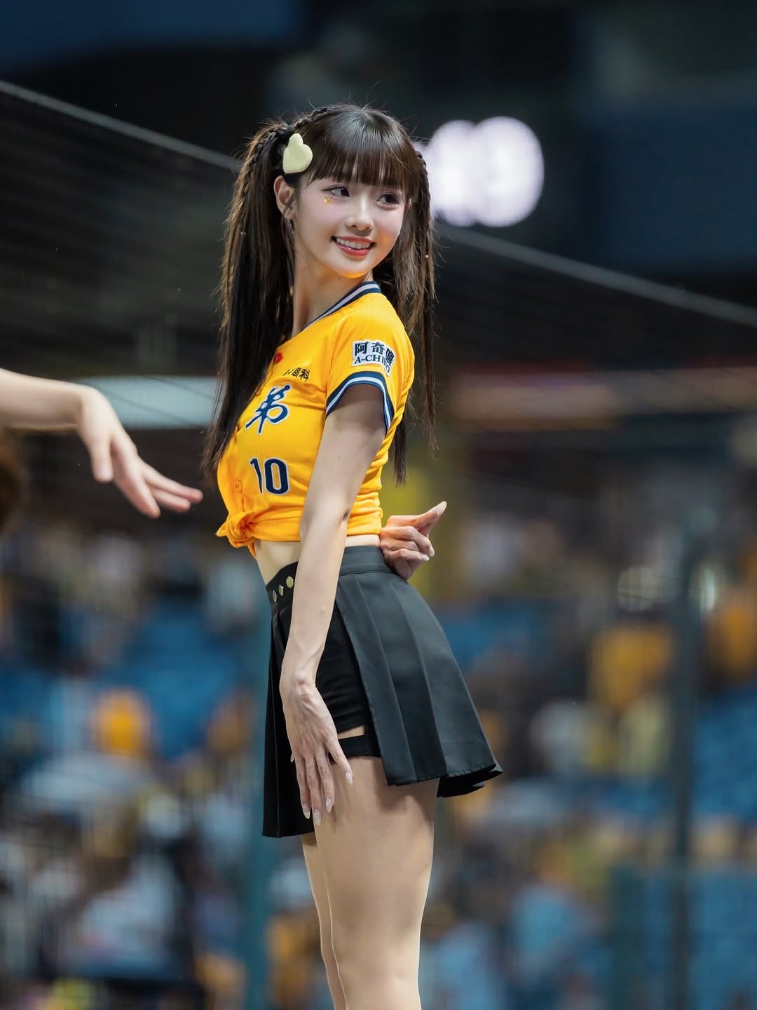 25 歲啦啦隊學霸「維尼」成大碩光環閃亮！仙女顏值又甜又萌，爸爸曾是棒球員！