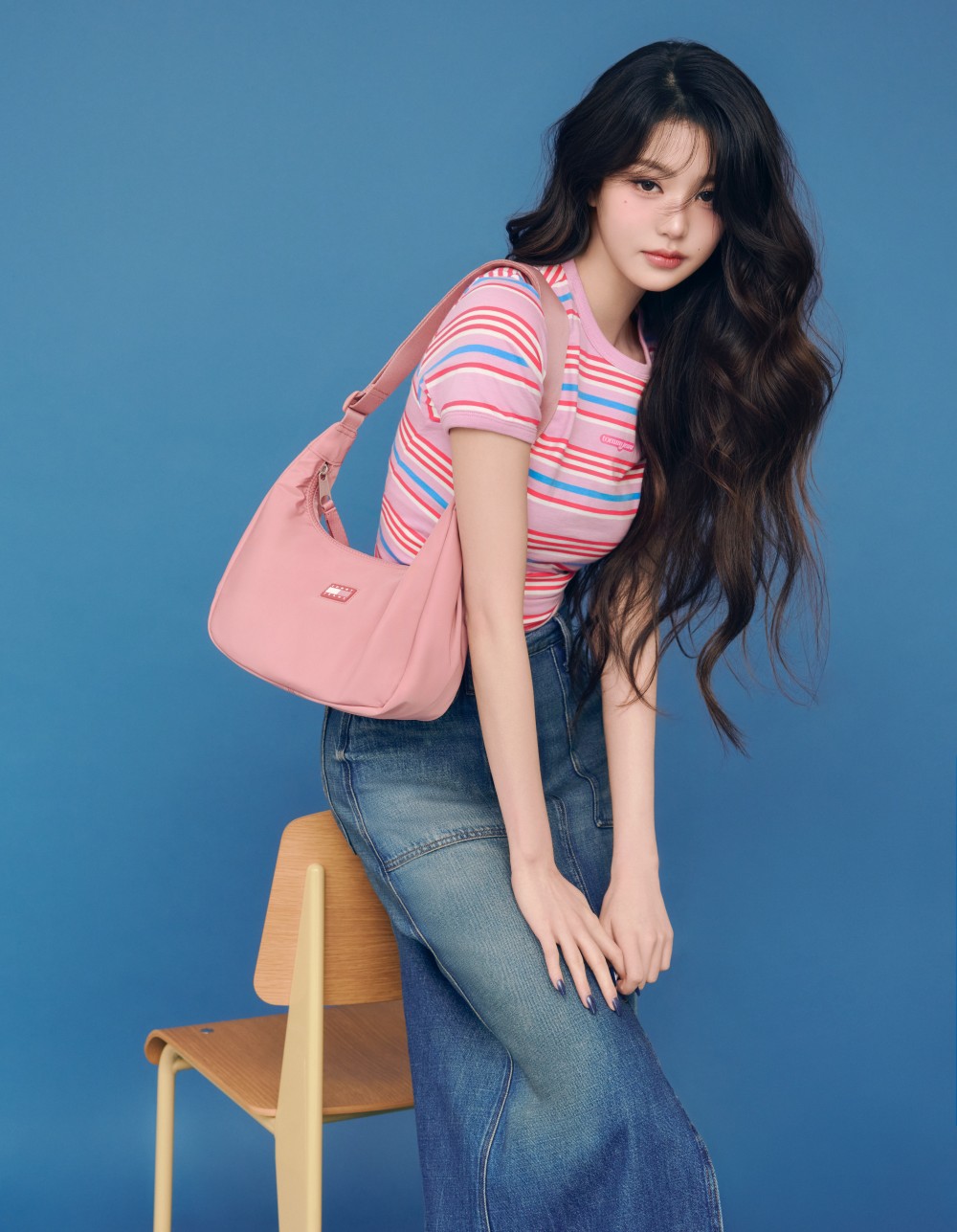 IVE 張員瑛入伍了？軍服員神出場全場融化！網：哪個單位？我也要簽！