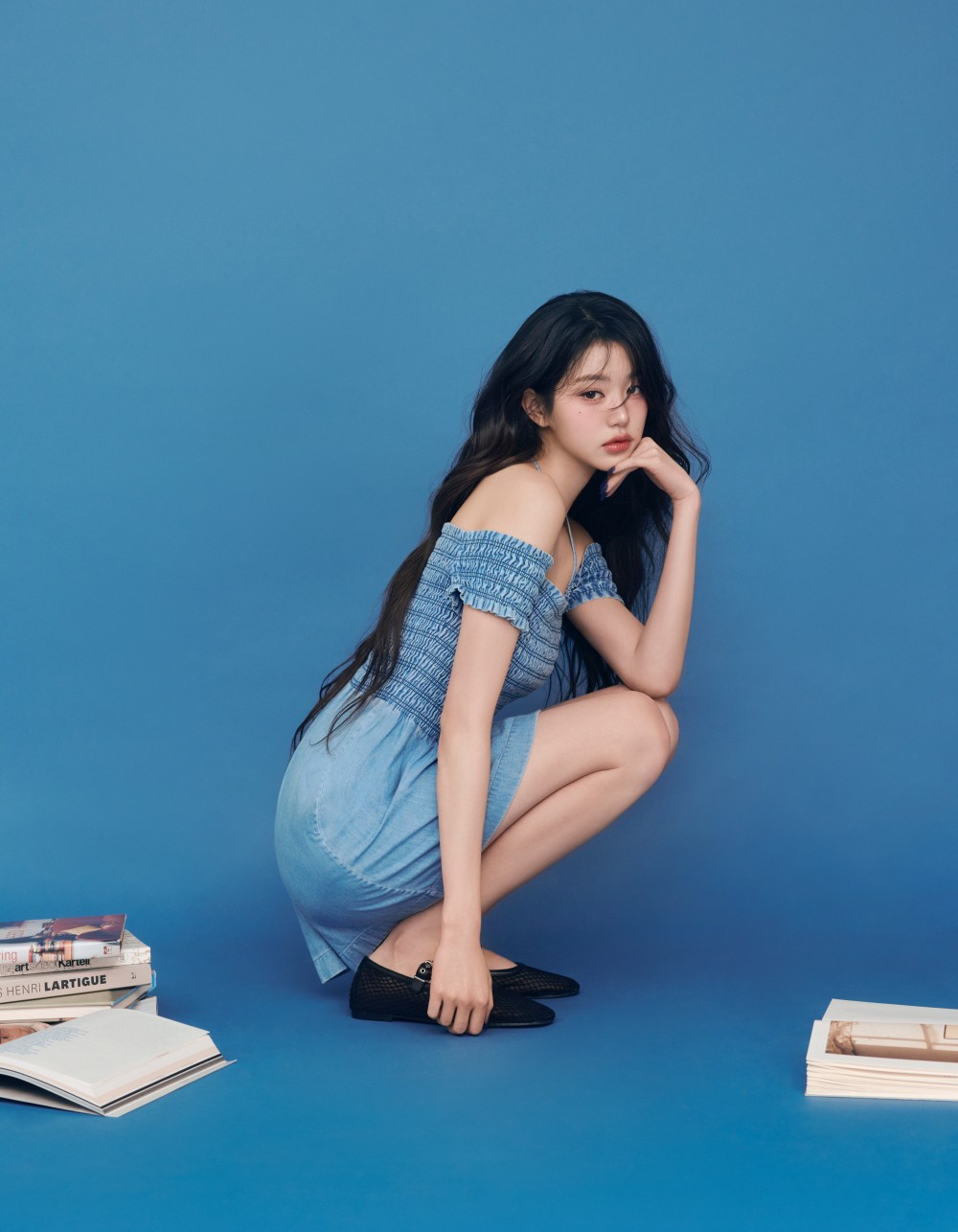 IVE 張員瑛入伍了？軍服員神出場全場融化！網：哪個單位？我也要簽！