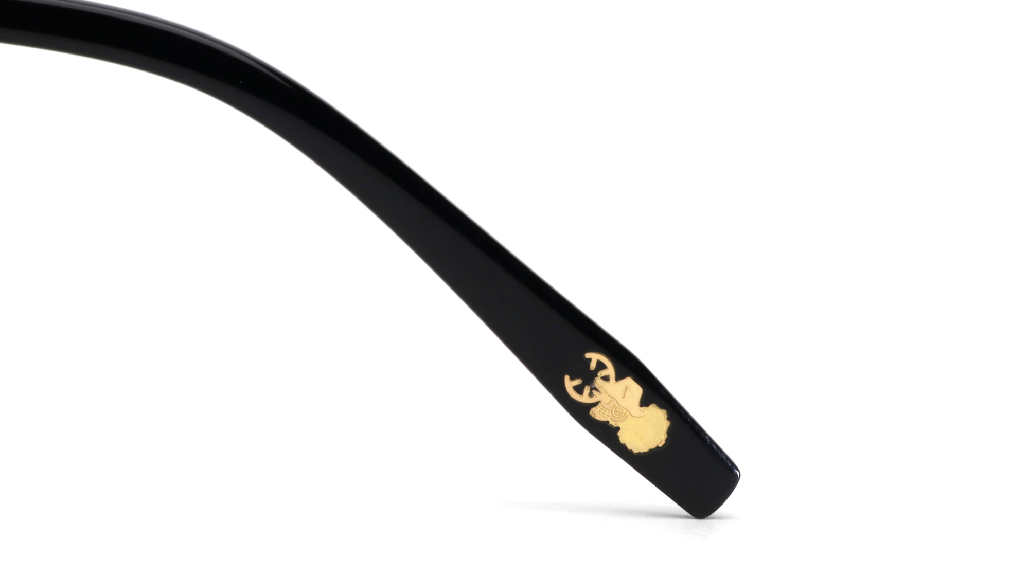 入手JINS × ONE PIECE系列，潮度直接衝上五檔！七大人氣海賊主題眼鏡齊發，家人們誰懂這次聯名的「賞金」量～