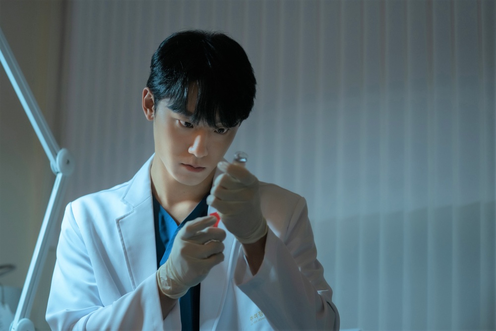 李到晛退伍第 7 天以《破墓》再奪新人獎！亞洲巡迴粉絲見面會 6 月啟動，7/12 霸氣登陸台北！