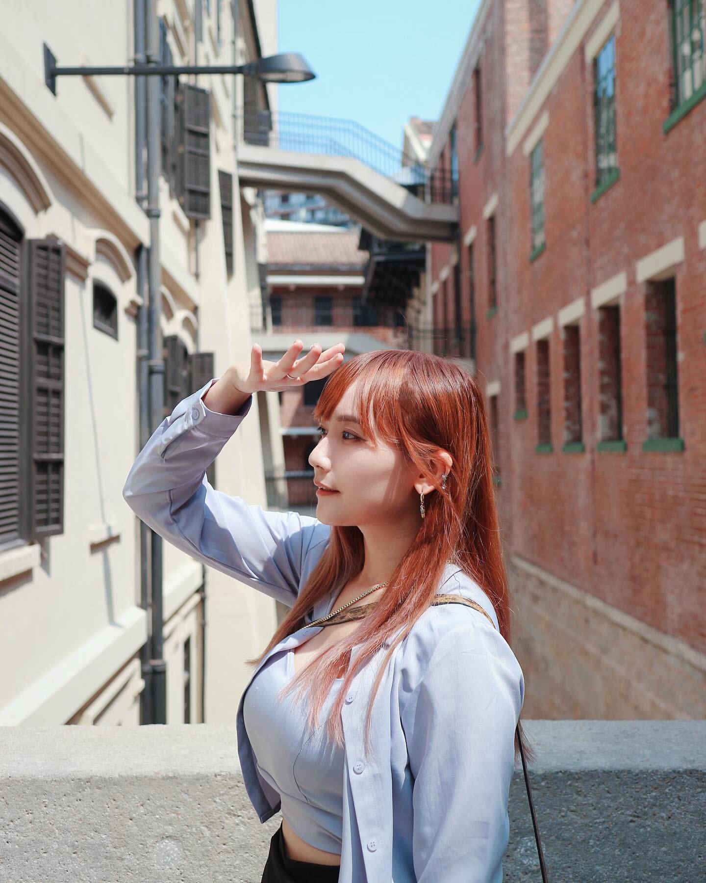 全台最辣社工師 Angeline 登上批踢踢表特版！亮麗外型驚豔鄉民，網友：「我急需社會救助！」