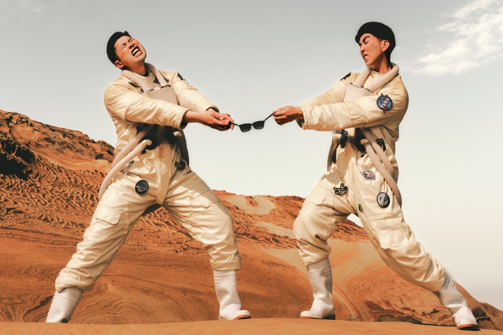 KlassiC. X The DoDo Men 首回聯名系列正式登場,用眼鏡勇敢跳脫舒適圈!