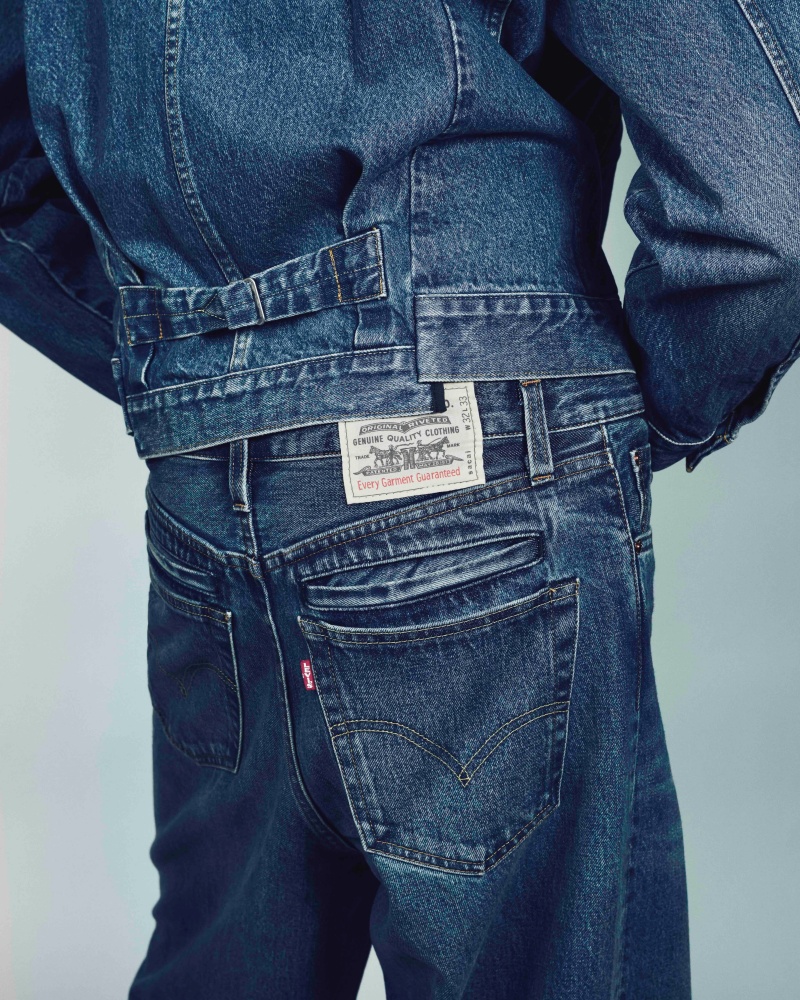 Levi’s® x sacai 全新聯名系列將限量登台，經典丹寧夾克一秒變 MA1 、西裝外套！