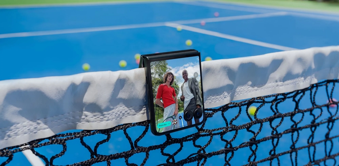 瘦子E.SO代言「摺」麼帥！Motorola razr 60摺疊新機6大亮點齊發，Pantone認證潮流色