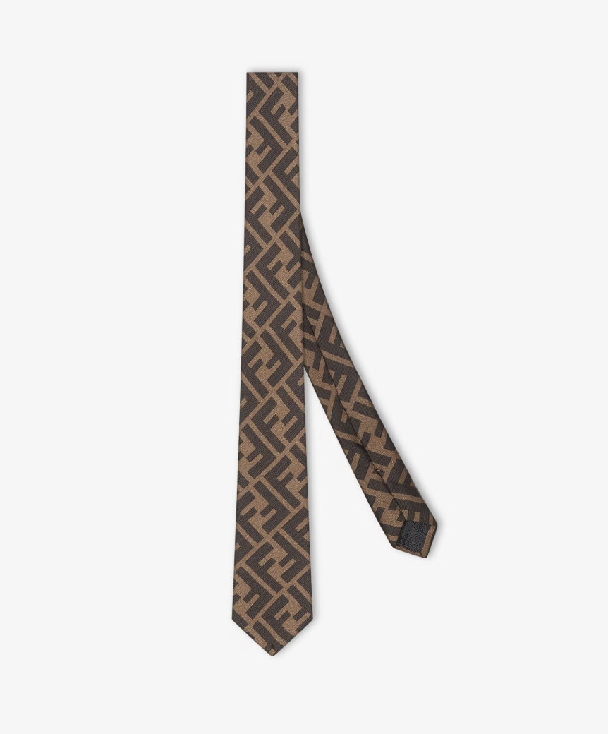 不用破萬就能入手 LV、Dior 領帶！精選 6 條精品領帶超值得投資！