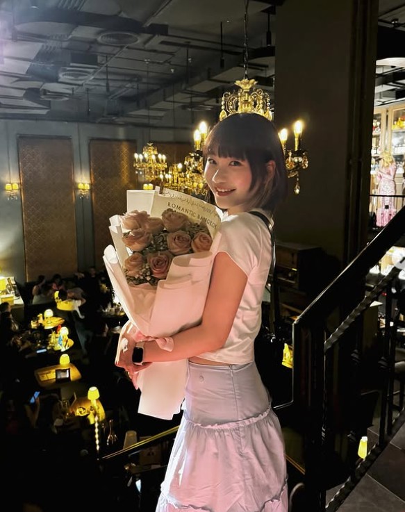 愛莉莎莎自稱 A 罩杯被疑謊報！親上火線說明「本來就伸縮自如」