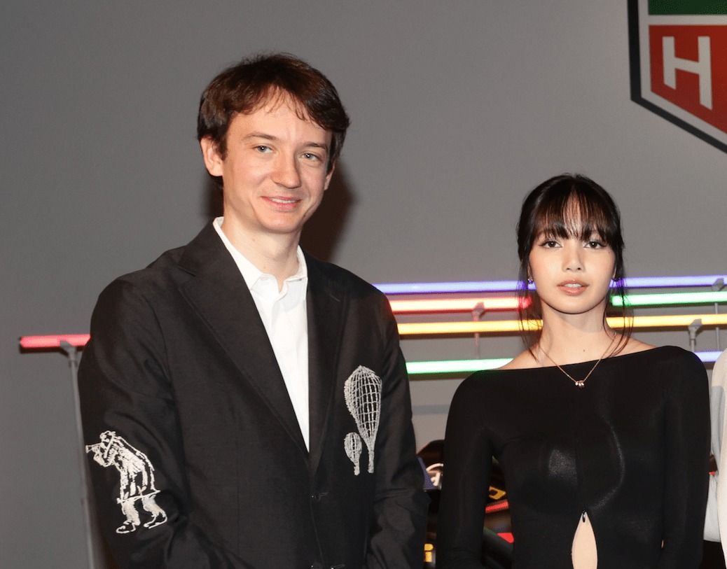 也太快？BLACKPINK Lisa 被爆已與 LV 三公子「祕密結婚」