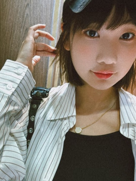 愛莉莎莎自稱 A 罩杯被疑謊報！親上火線說明「本來就伸縮自如」