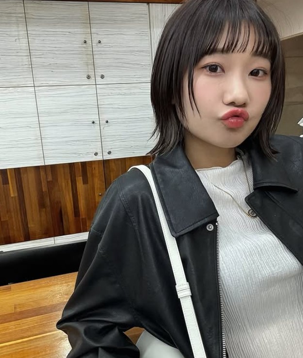 愛莉莎莎自稱 A 罩杯被疑謊報！親上火線說明「本來就伸縮自如」