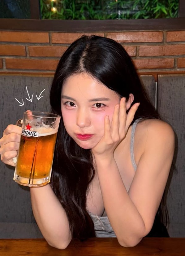 李多慧解放好身材！海邊戲水連發多張比基尼辣照　連隊友也現身讚嘆