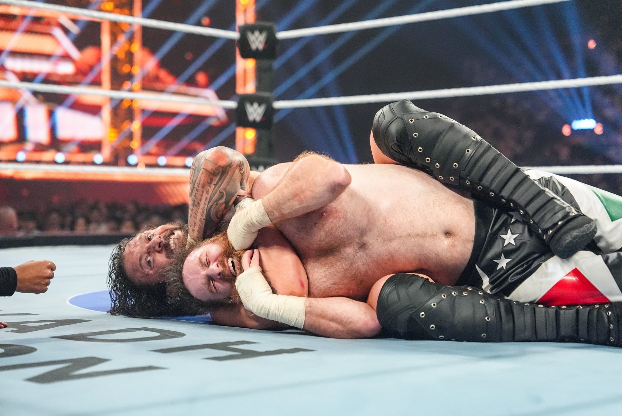 WWE《冠軍之夜》爆燃精彩！John Cena 智慧摔角再創兩大「名場面」