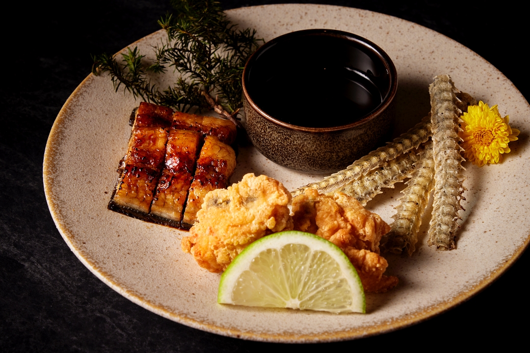 鰻魚先付三品集結三道經典鰻魚料理,呈現鰻魚的多樣風味與口感層次。