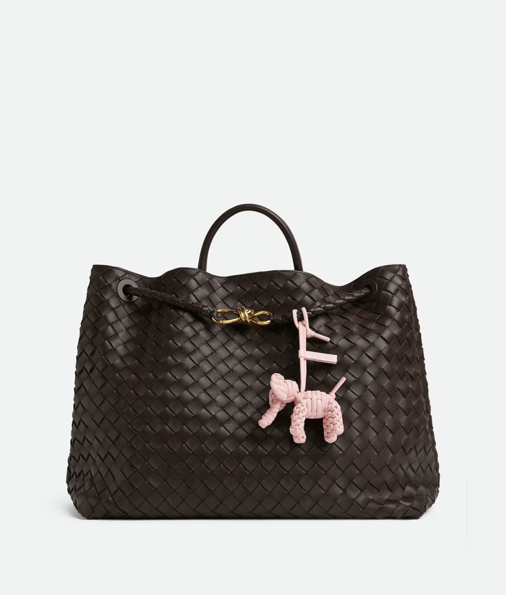 不愛 Labubu ？！愛馬仕、LV⋯推出的「精品玩偶」更值得你入手！