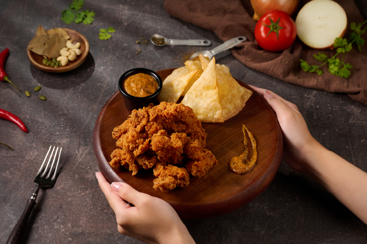 暑價好食光！9+ 大美食優惠＆新品總盤點：買一送一、米其林聯名炸雞、肉肉火山壽喜燒