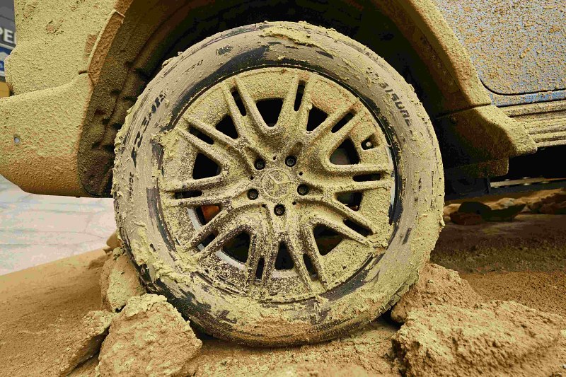 打卡新地標！Mercedes-Benz G-Class 沙雕裝置現身台北 101！拍照打卡抽限量好禮