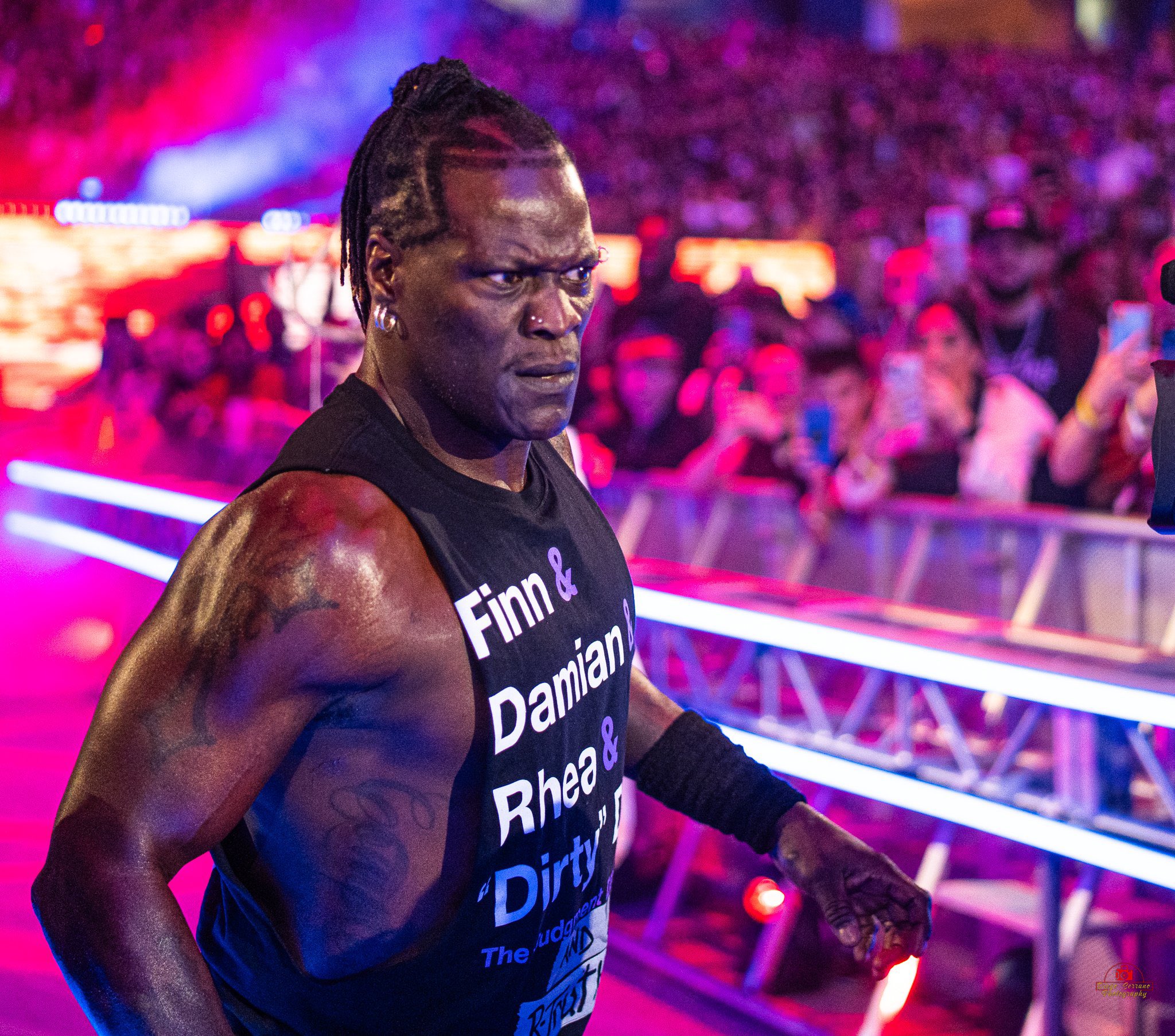 WWE 傳奇選手 R-Truth、Carlito 紛紛宣布不再續約！讓摔迷、其他選手震驚不已！