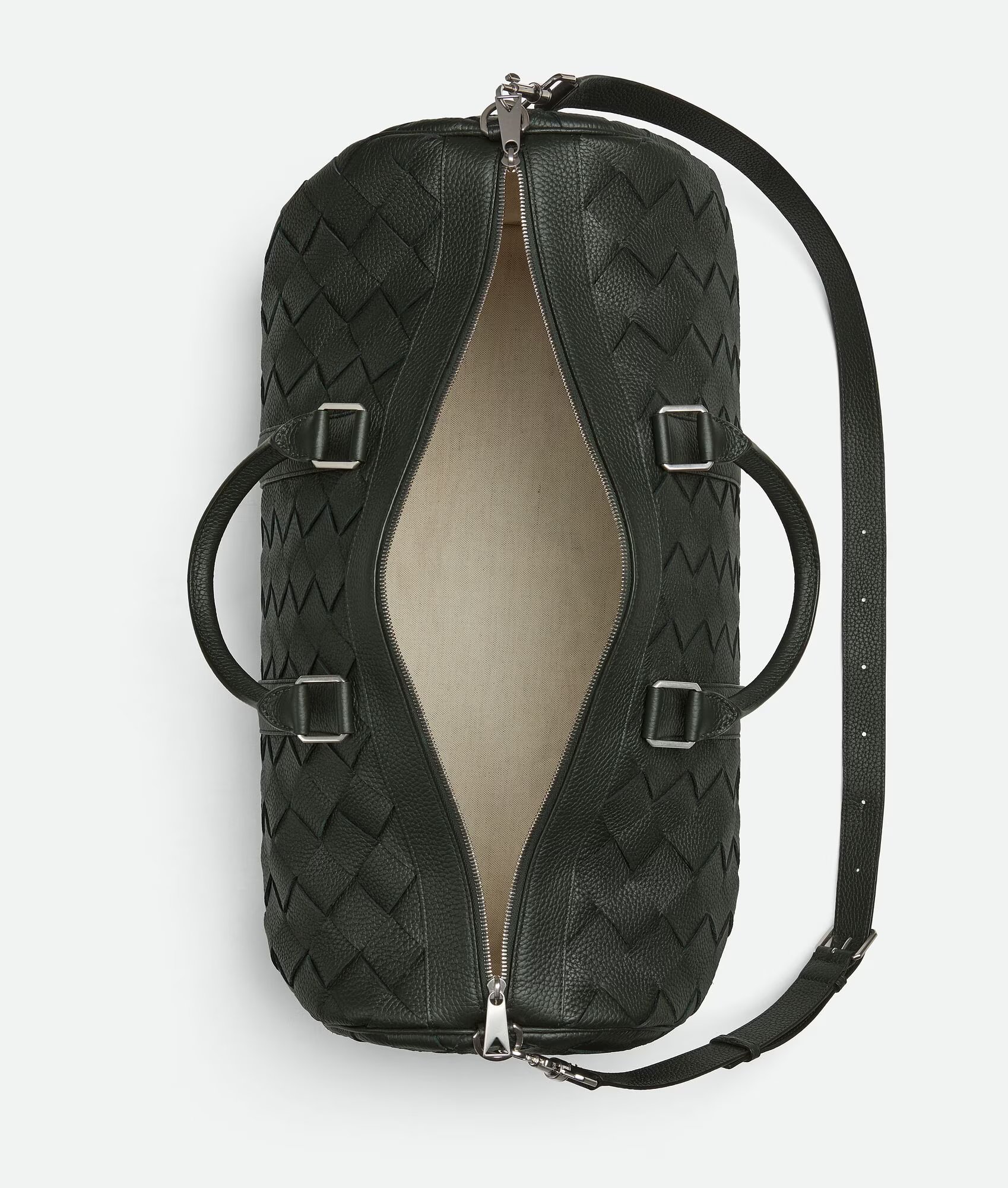 不只是收納！LV、Dior、巴黎世家⋯9 款精品行李袋也能裝下你的品味！