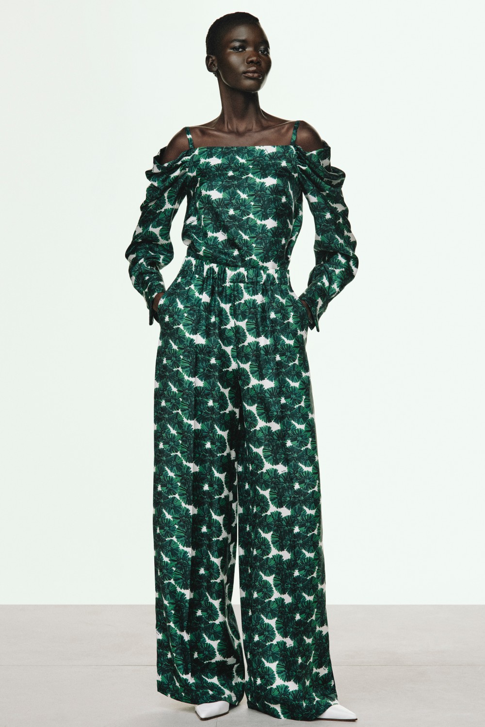 Max Mara 微風信義店開幕！楊謹華、蔡詩芸、吳映潔身穿 25 早秋系列亮麗登場！