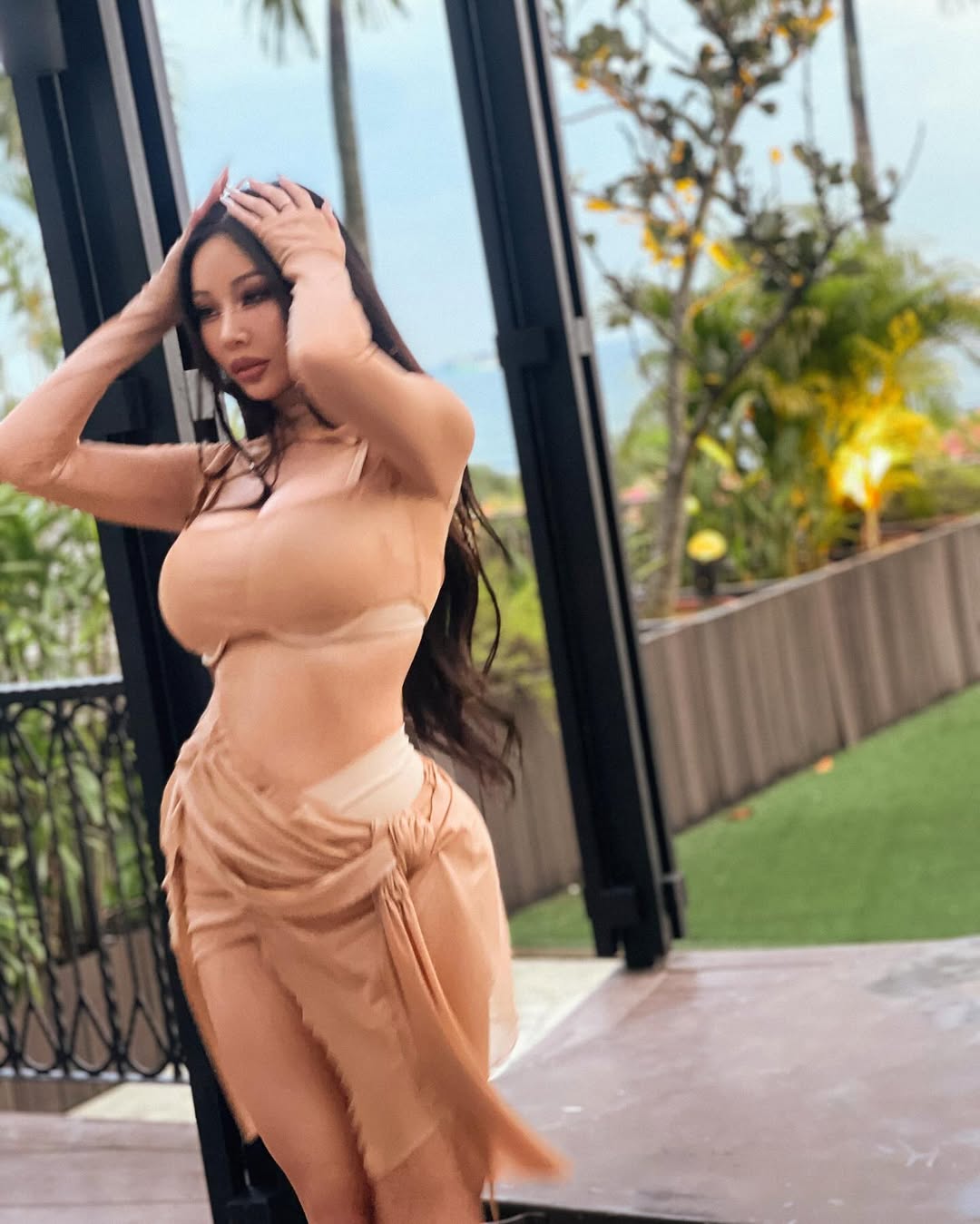 被罵不要臉！饒舌女王 Jessi 宣布回歸引爆韓網不滿：「妳還敢出現？」