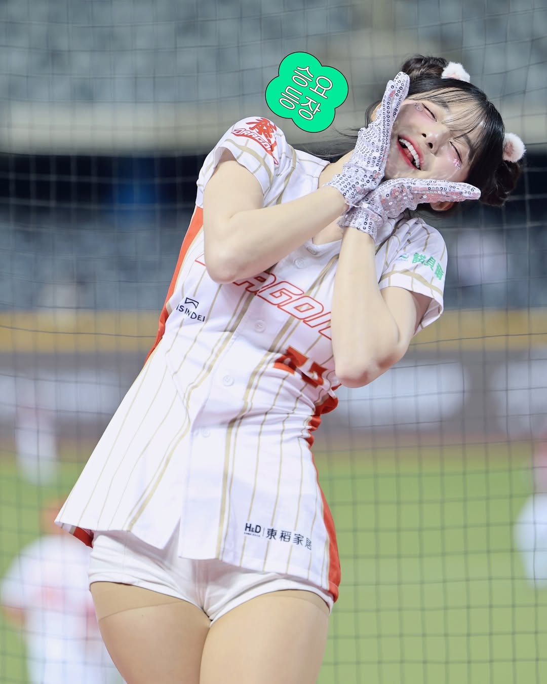 罕曬性感比基尼！回顧李多慧今夏 5 大清涼造型，露背洋裝又美又辣！