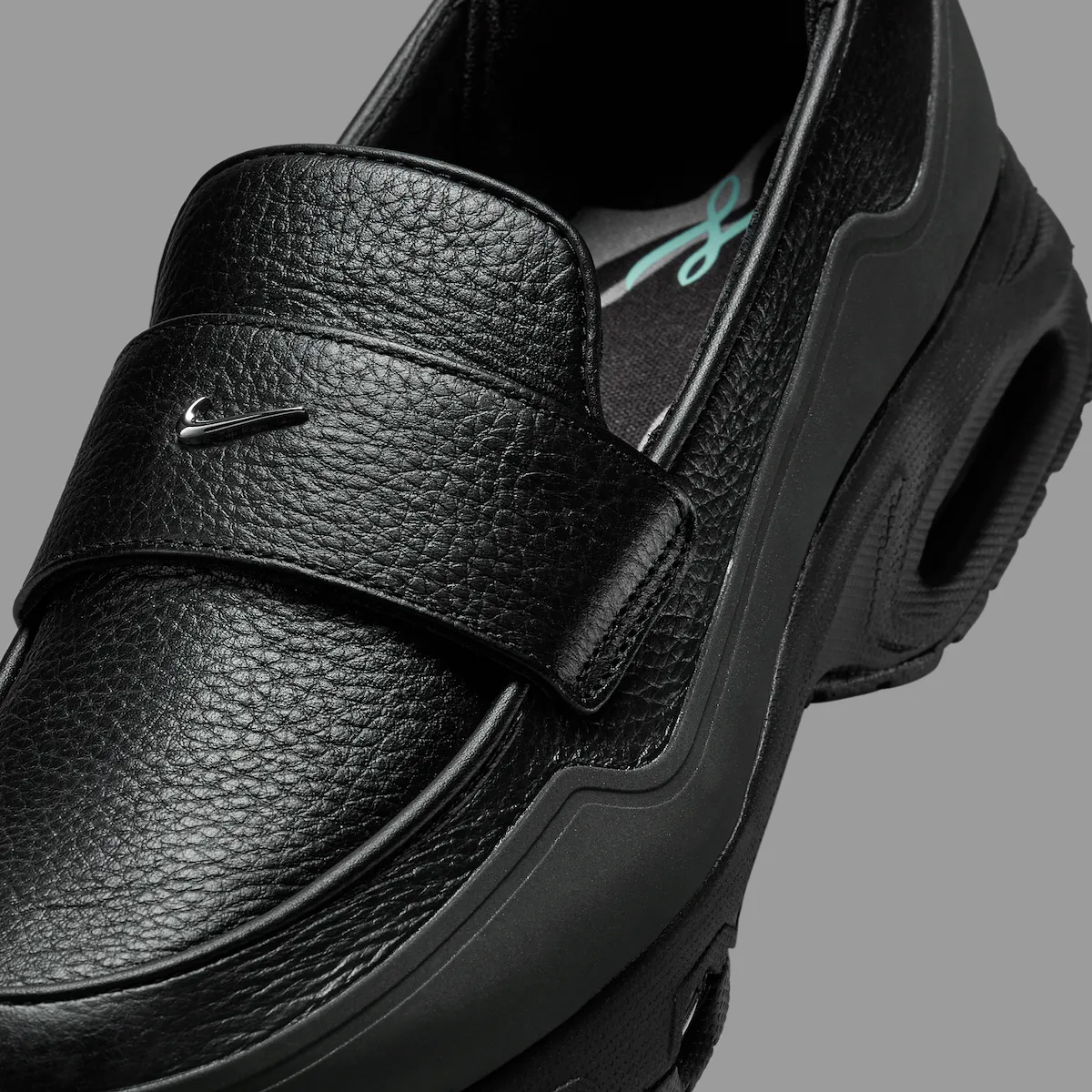 正裝球鞋熱潮持續火燙！Nike Air Max 樂福球鞋重磅登場