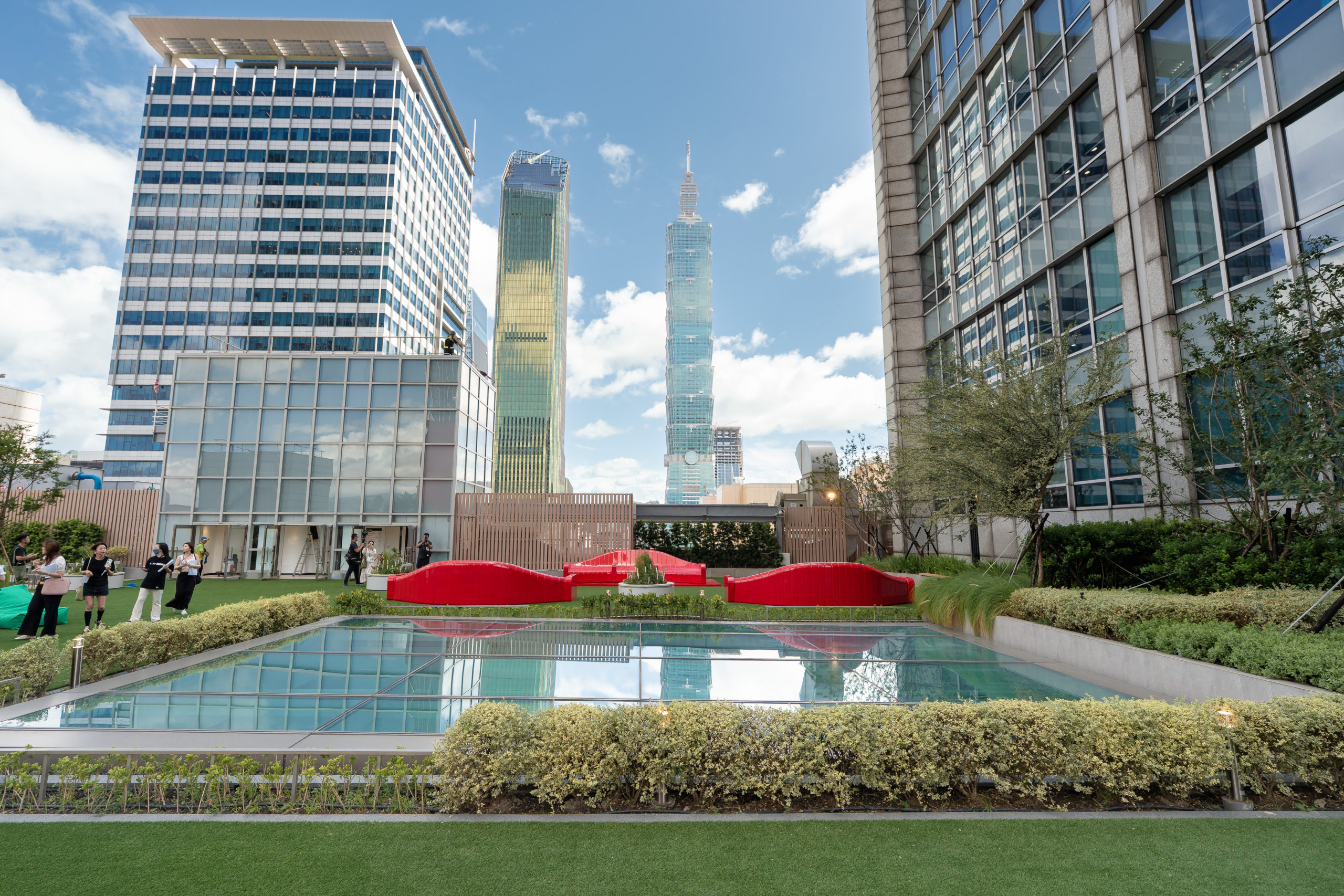 DREAM PLAZA盛夏開幕 擁抱風格與人文的夢想生活場域 星巴克旗艦店、博客來24H書店、UNIKCY美妝潮流齊聚打造信義新亮點