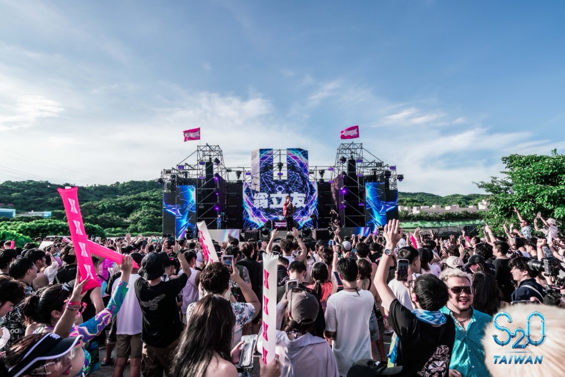 近距離濕身狂歡！S2O Taiwan 本週末登場，百大 DJ R3HAB、W&W 來台開炸