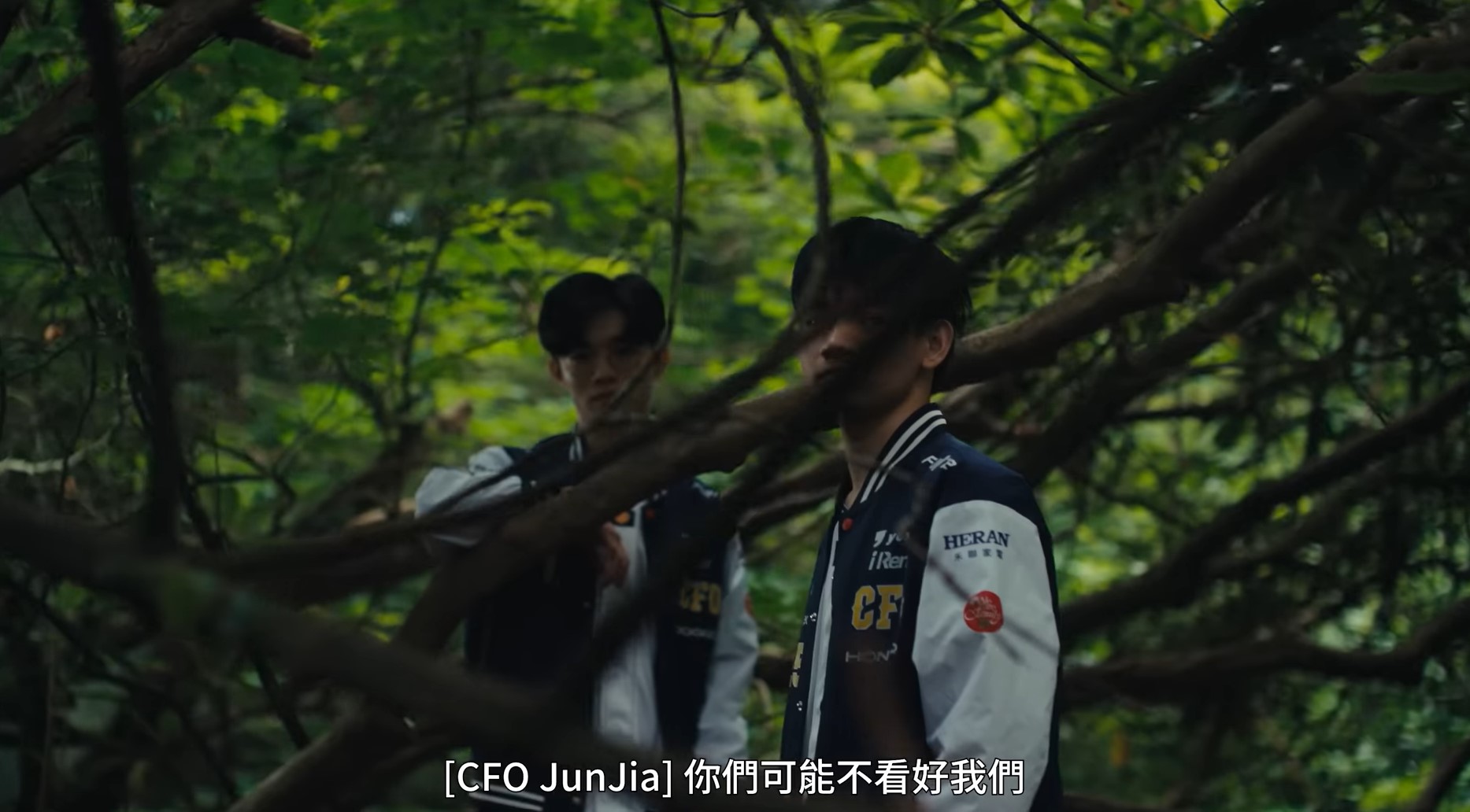 玄天上帝都點頭，有料！CFO 當家打野峻嘉因阿嬤求神擲筊而決定成為職業選手