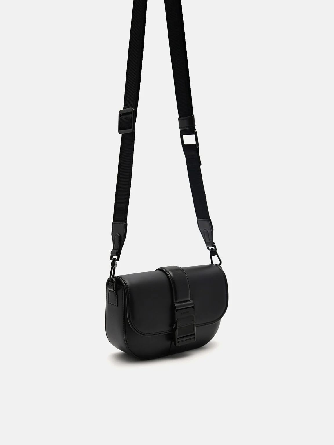 預算不高也能帥！精選 7 款萬元以下人氣男包！精品、日系品牌通通在內！