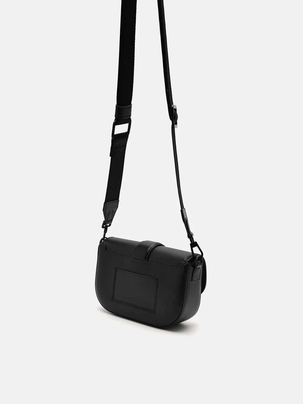 預算不高也能帥！精選 7 款萬元以下人氣男包！精品、日系品牌通通在內！