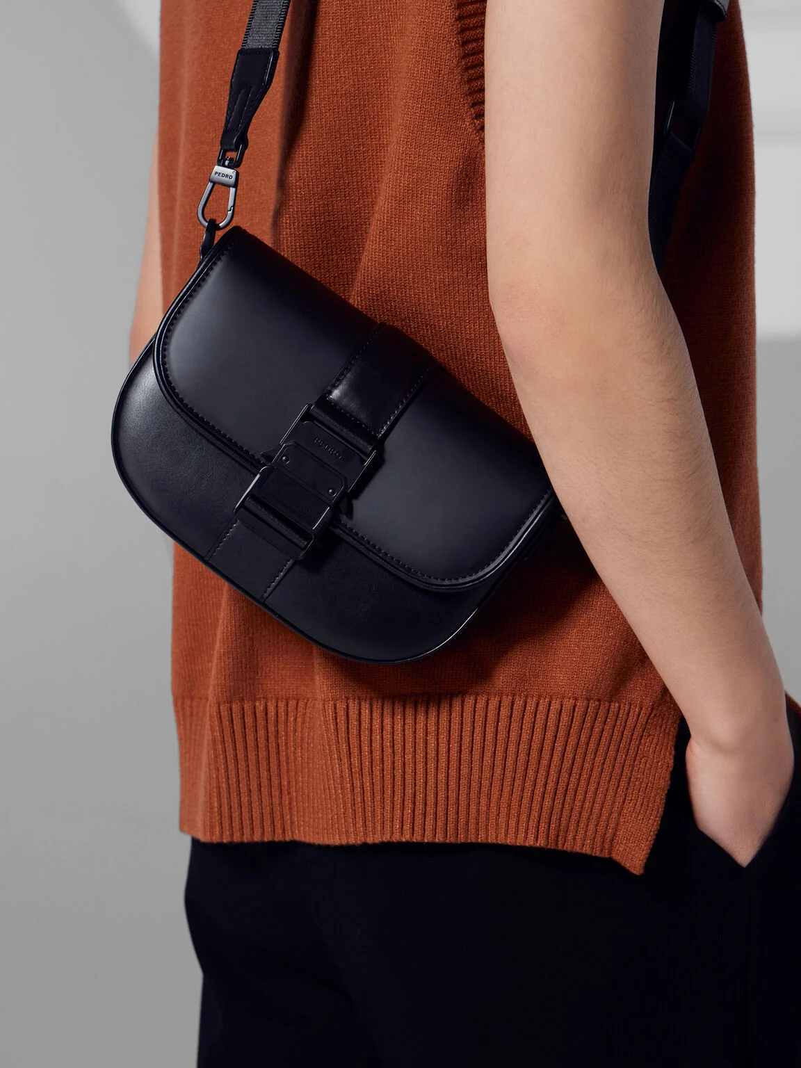 預算不高也能帥！精選 7 款萬元以下人氣男包！精品、日系品牌通通在內！