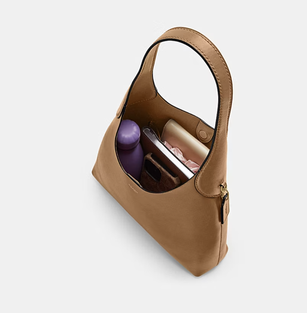 小紅書爆紅、Lyst 熱門上榜！盤點 7 款超搶手通勤包　不撞包又實用！