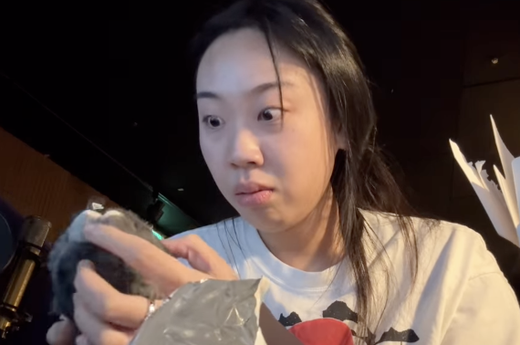 李泳知也中招！買到假 Labubu 超崩潰：「我以為抽到隱藏款⋯」