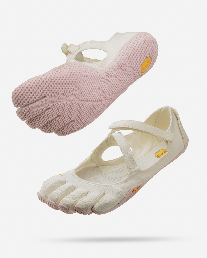 Jennie 機場穿搭引熱議！不是因為好看而是因為好怪？！