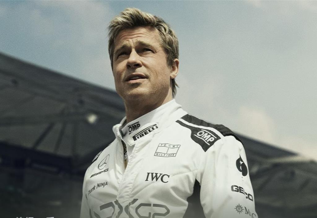 對尬布萊德彼特？！基努李維為「凱迪拉克進軍 F1」紀錄片操刀，身兼主持人、執行製片！