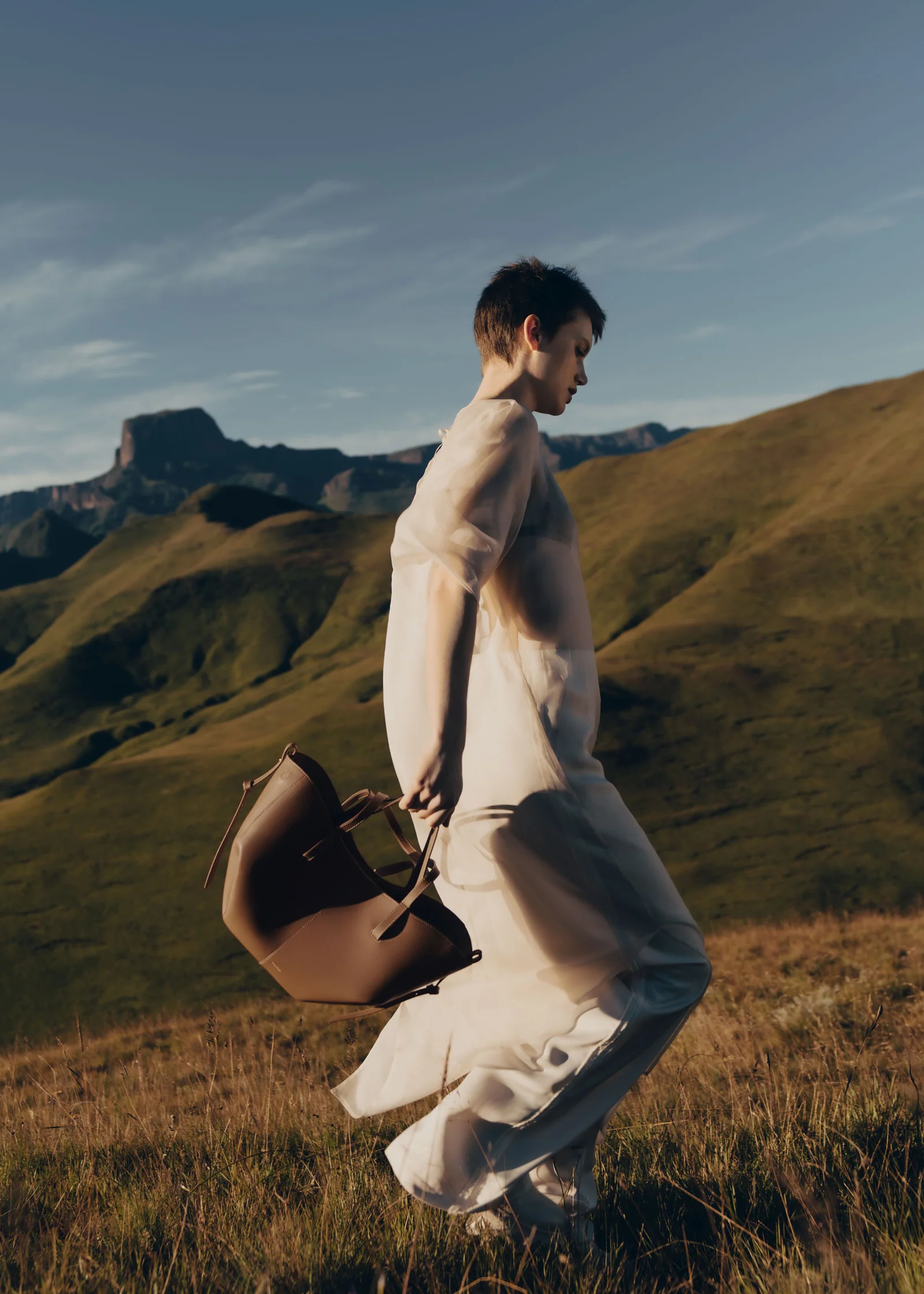 小紅書爆紅、Lyst 熱門上榜！盤點 7 款超搶手通勤包　不撞包又實用！