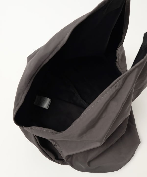 預算不高也能帥！精選 7 款萬元以下人氣男包！精品、日系品牌通通在內！