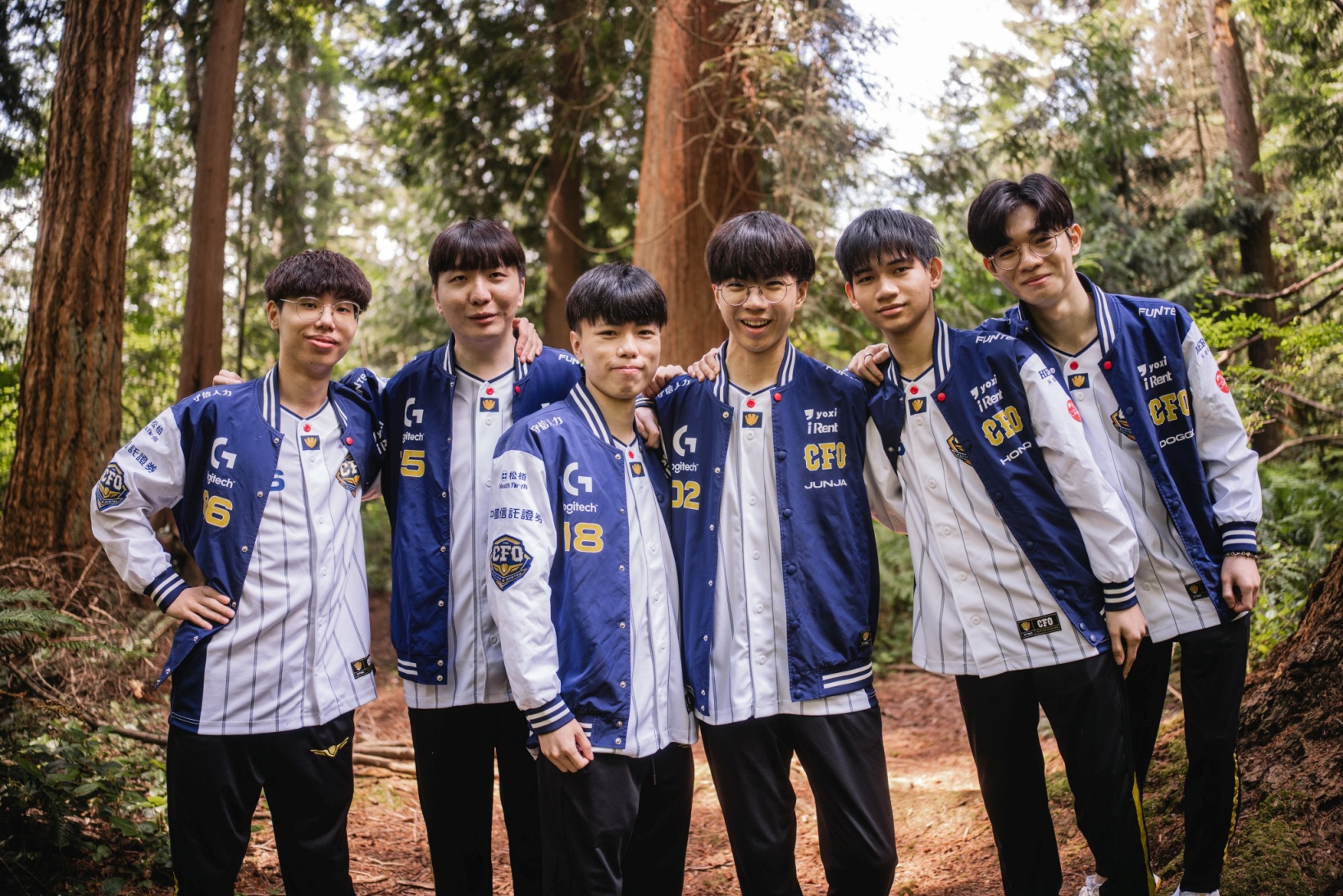 玄天上帝都點頭，有料！CFO 當家打野峻嘉因阿嬤求神擲筊而決定成為職業選手