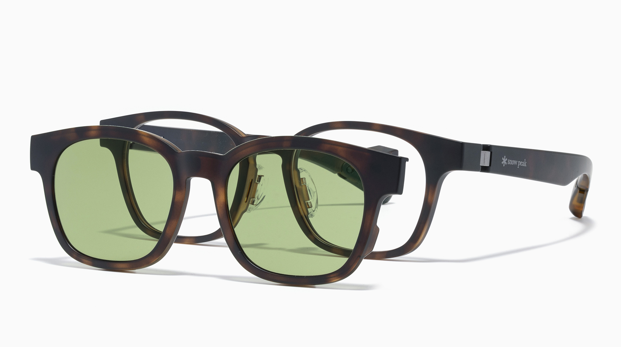 時尚x戶外機能全新作！JINS x Snow Peak 2025重磅聯手 夏陽光好刺眼！機能鏡片+超彈力耐壓鏡框野遊