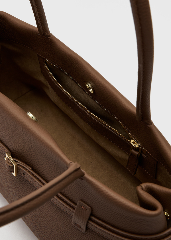 小紅書爆紅、Lyst 熱門上榜！盤點 7 款超搶手通勤包　不撞包又實用！